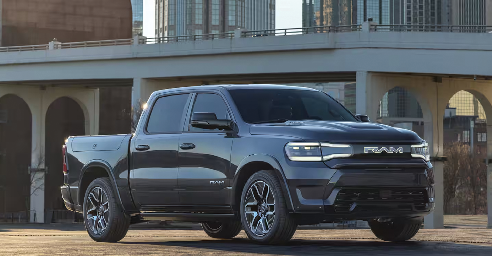 What Is the Difference Between Hybrid and Electric Cars