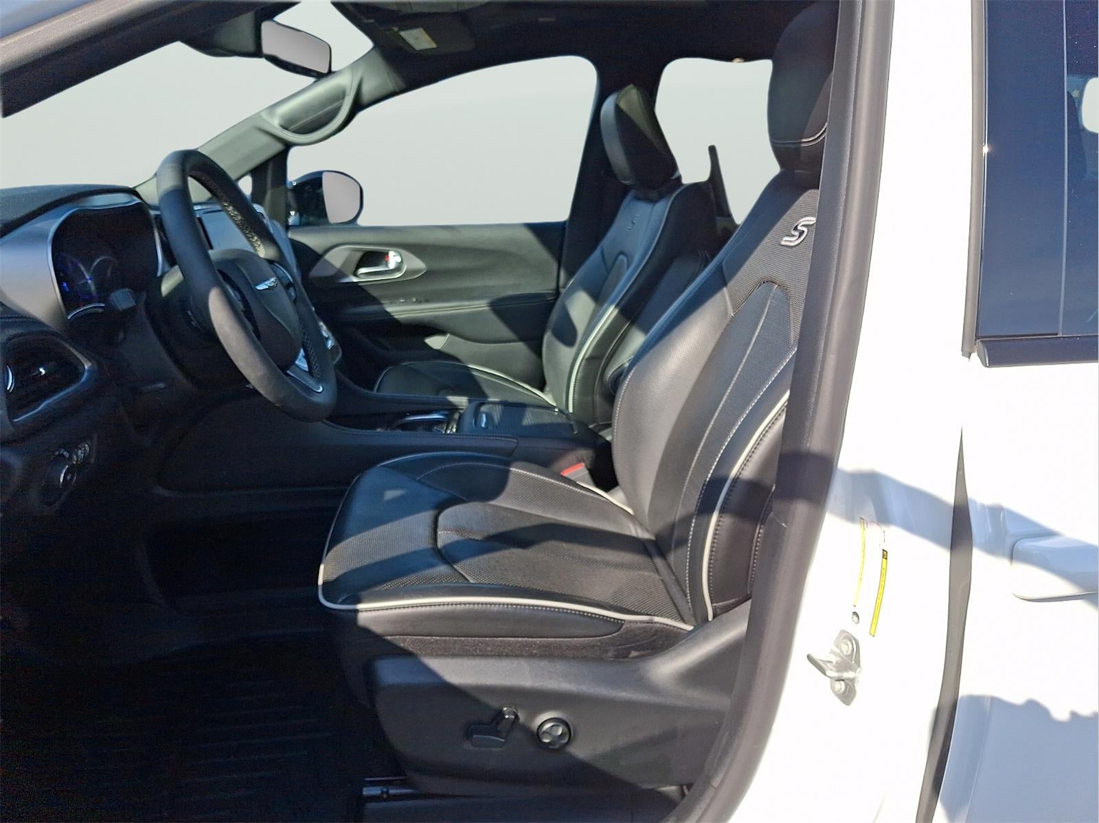 2023 Chrysler Pacifica Hybrid Limited