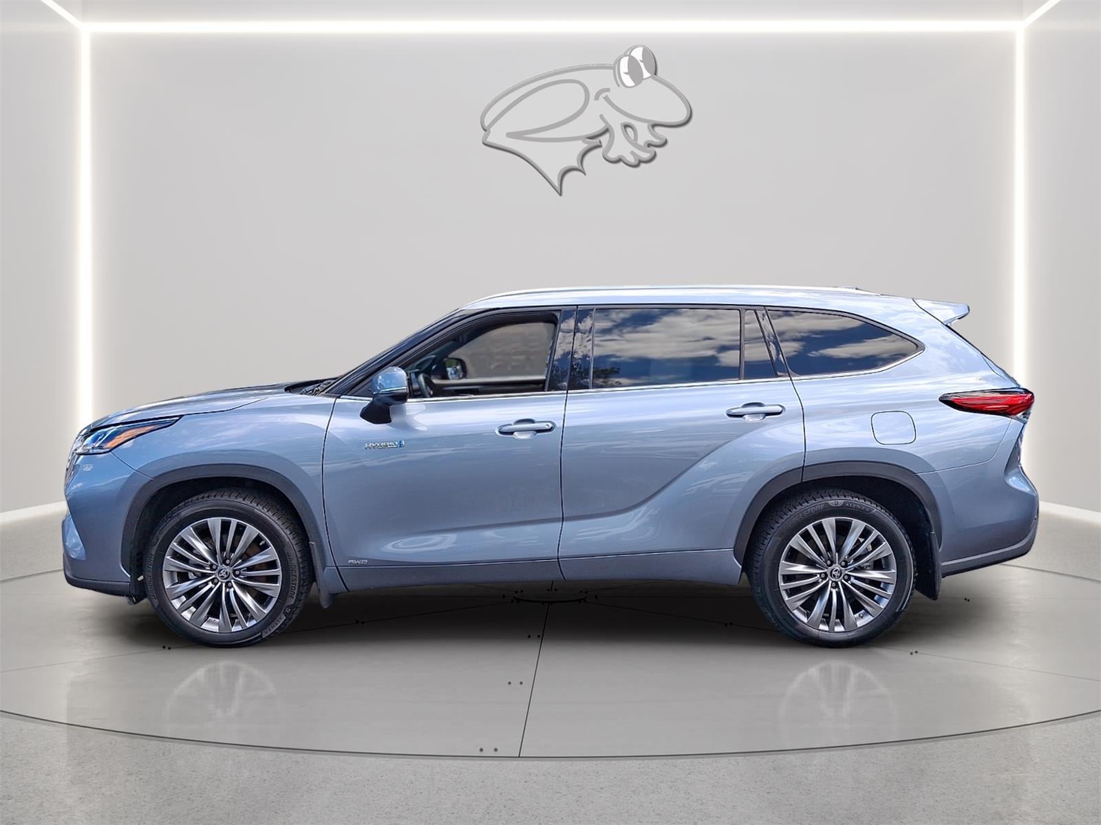 2021 Toyota Highlander Hybrid Platinum