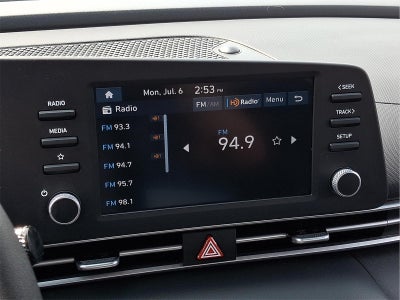 2024 Hyundai ELANTRA SE