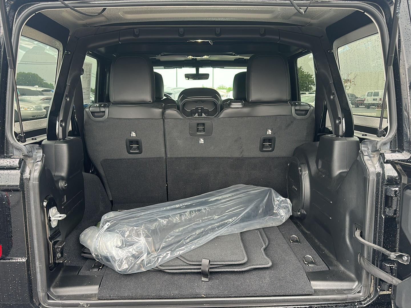 2021 Jeep WRANGLER SAHA