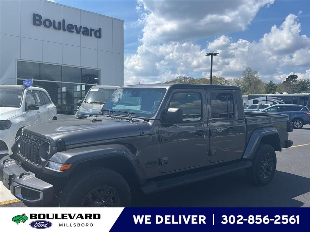 2025 Jeep Gladiator Sport S Auto's photo