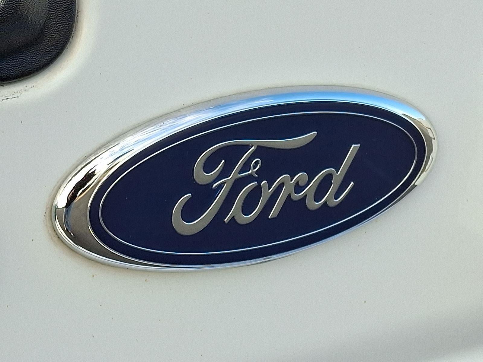 2011 Ford E-Series E-350 SD XLT