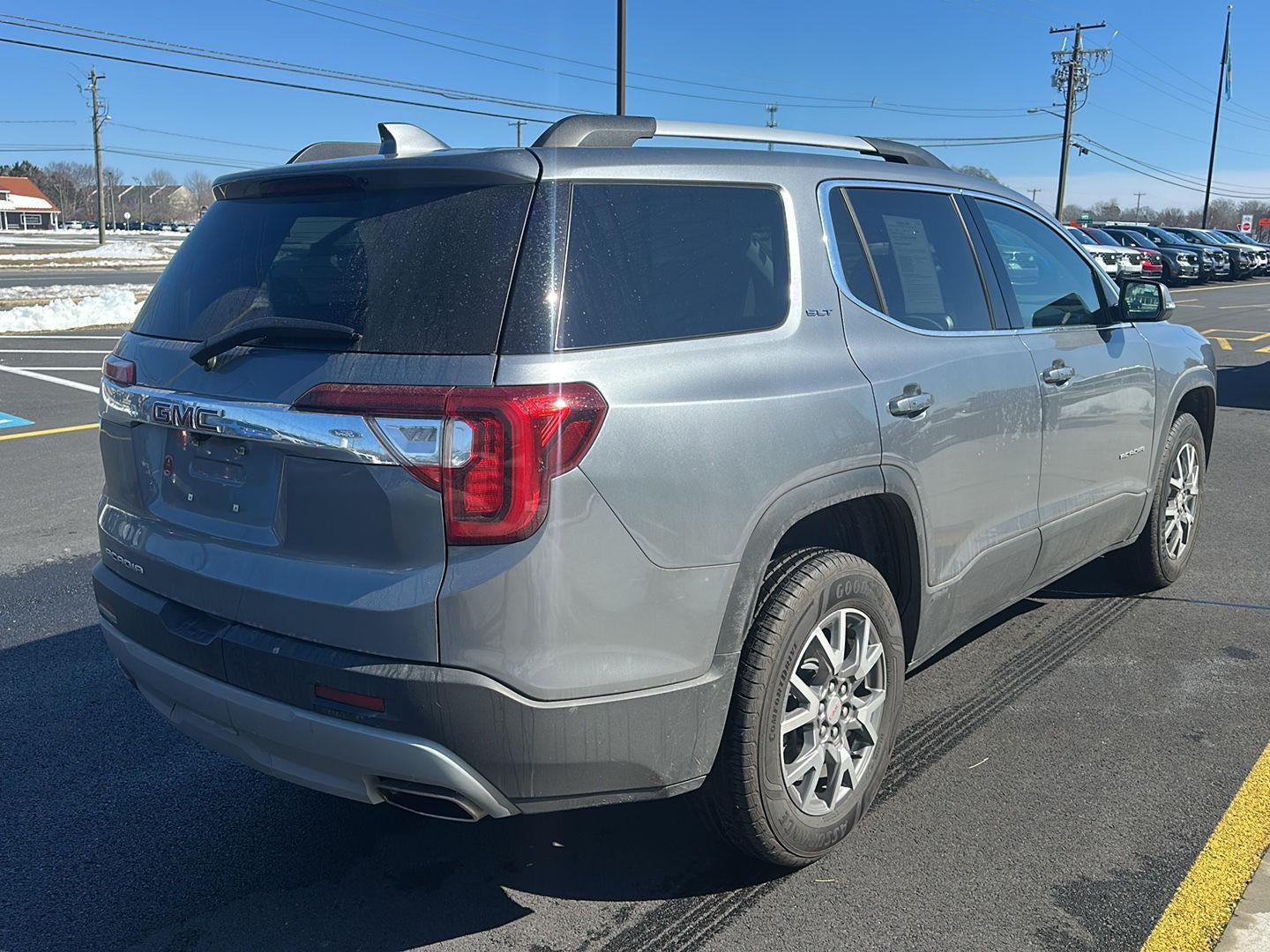 2022 GMC ACADIA SLT