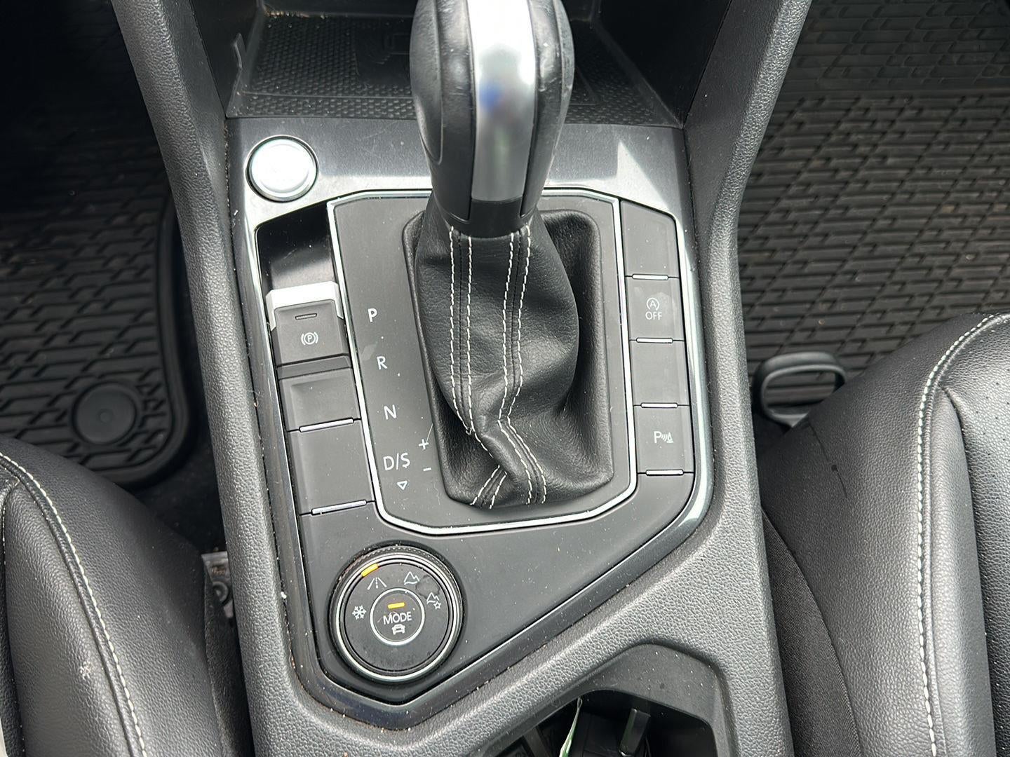 2021 Volkswagen Tiguan SE R-Line Black