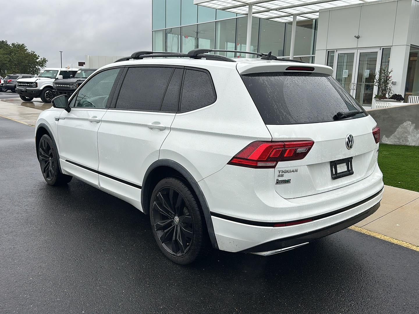2021 Volkswagen Tiguan SE R-Line Black