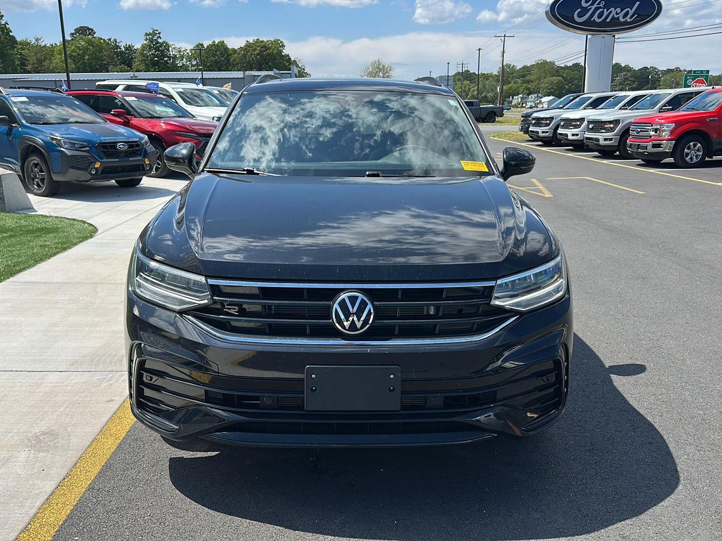 2024 Volkswagen Tiguan SE R-Line Black