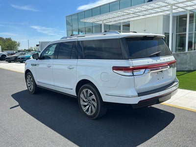 2022 Lincoln Navigator L Reserve