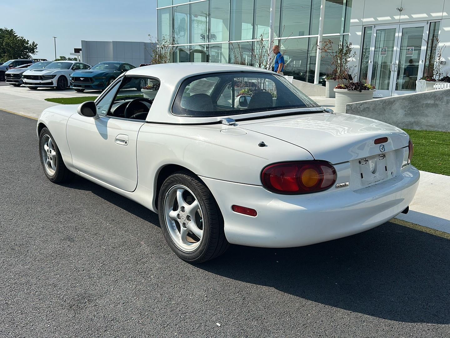 1999 Mazda Mazda MX-5 Miata Base