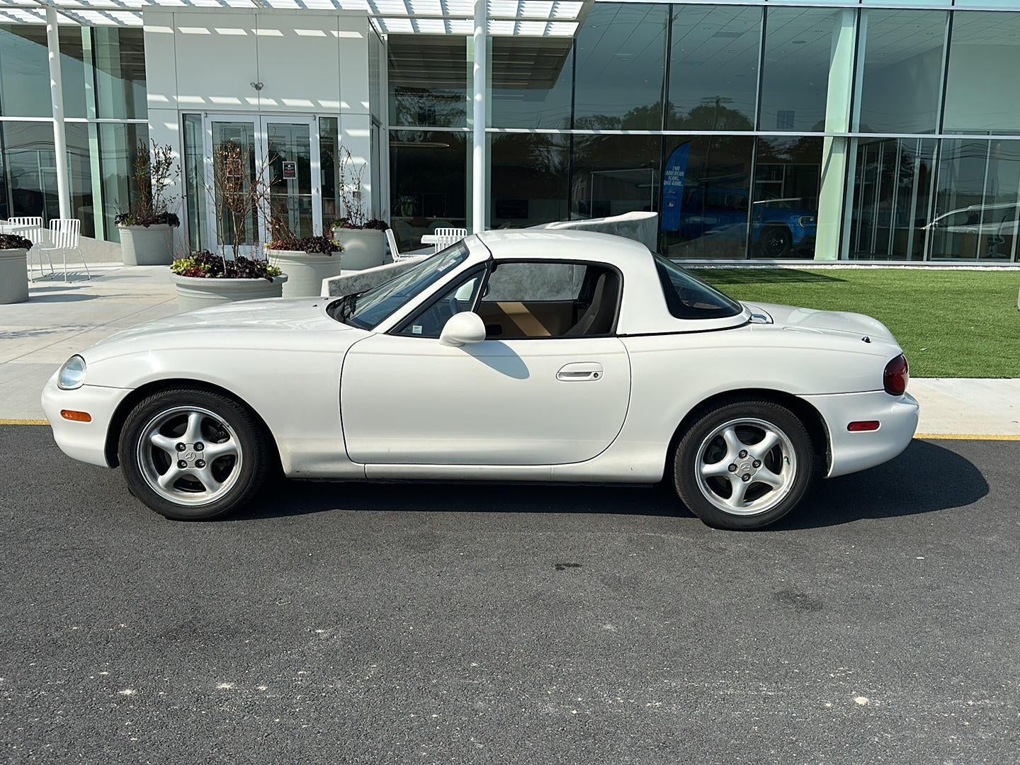 1999 Mazda Mazda MX-5 Miata Base