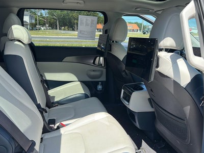 2025 Kia Carnival SX