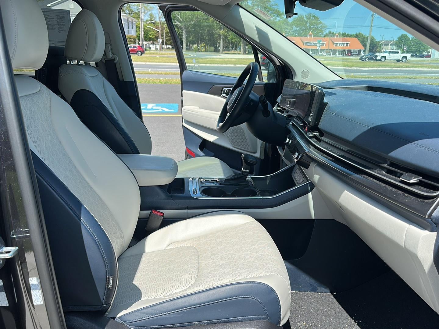 2025 Kia Carnival SX