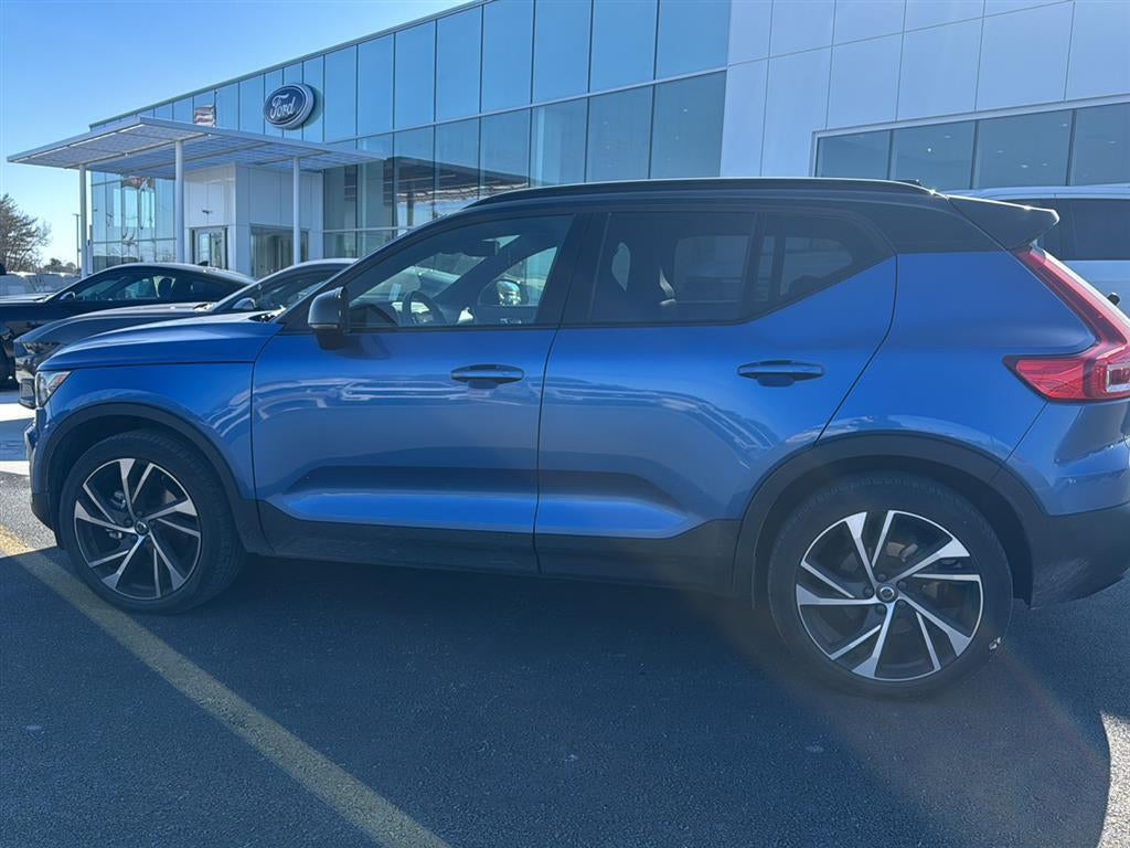 2021 Volvo XC40 R-Design