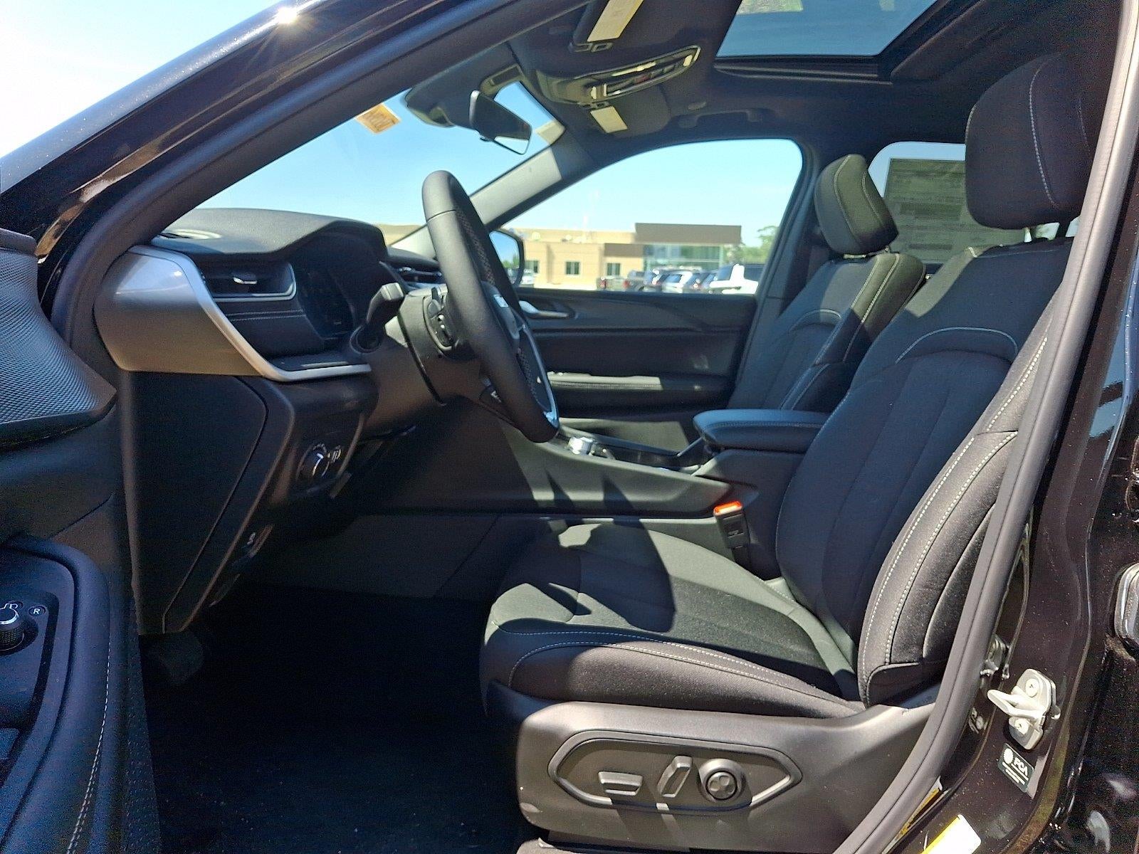 2026 Jeep Grand Cherokee Laredo X