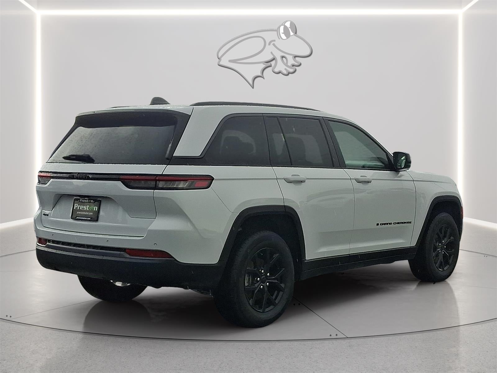 2026 Jeep Grand Cherokee Laredo Altitude