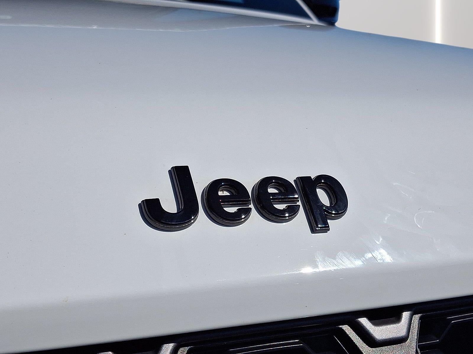 2026 Jeep Grand Cherokee Laredo Altitude