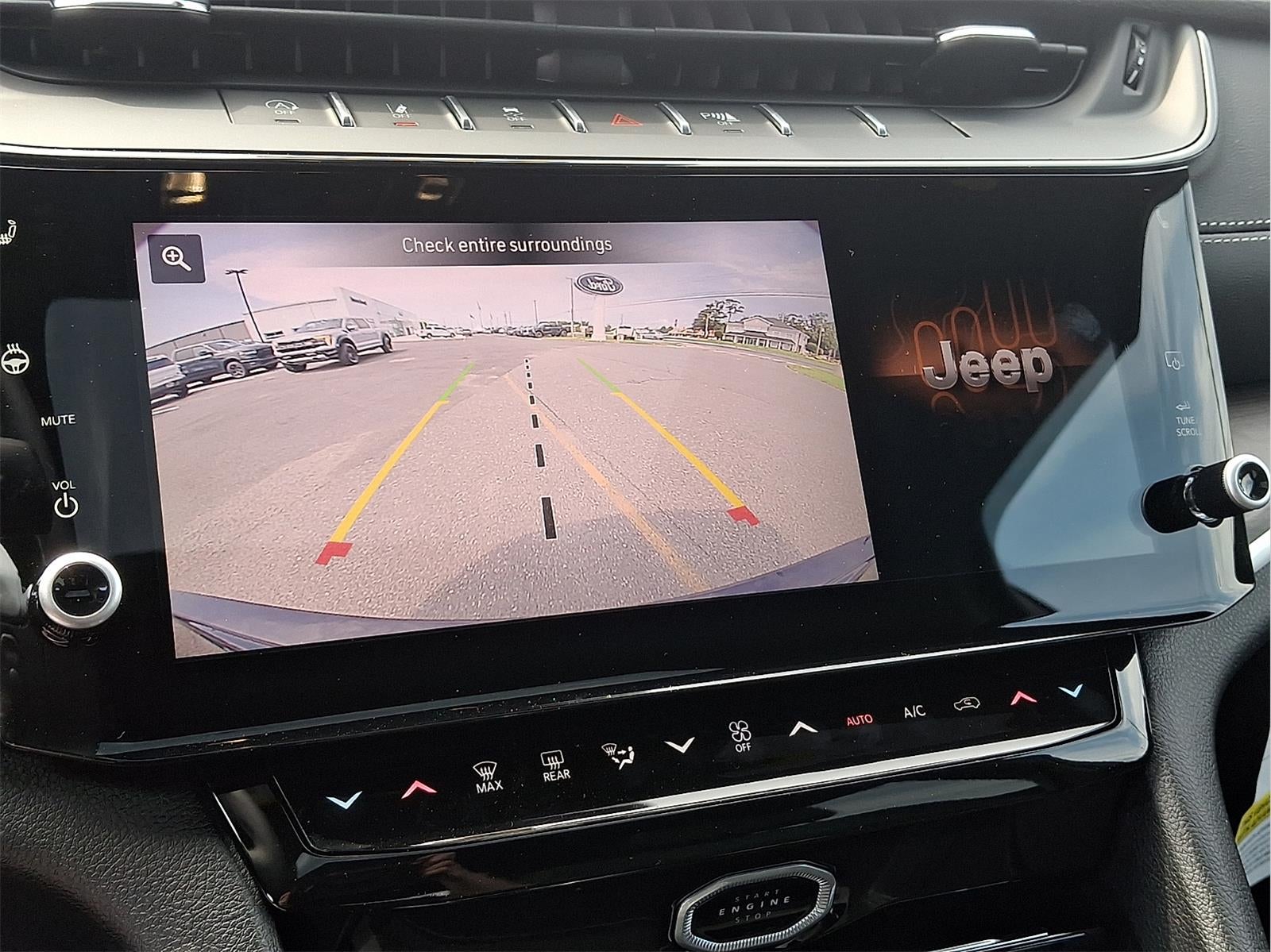 2026 Jeep Grand Cherokee Laredo Altitude