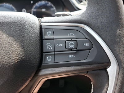 2026 Jeep Grand Cherokee Laredo Altitude