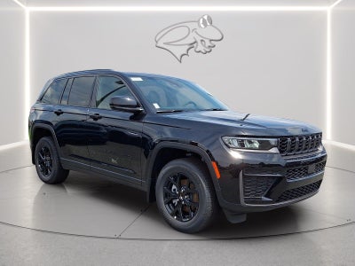 2026 Jeep Grand Cherokee Laredo Altitude