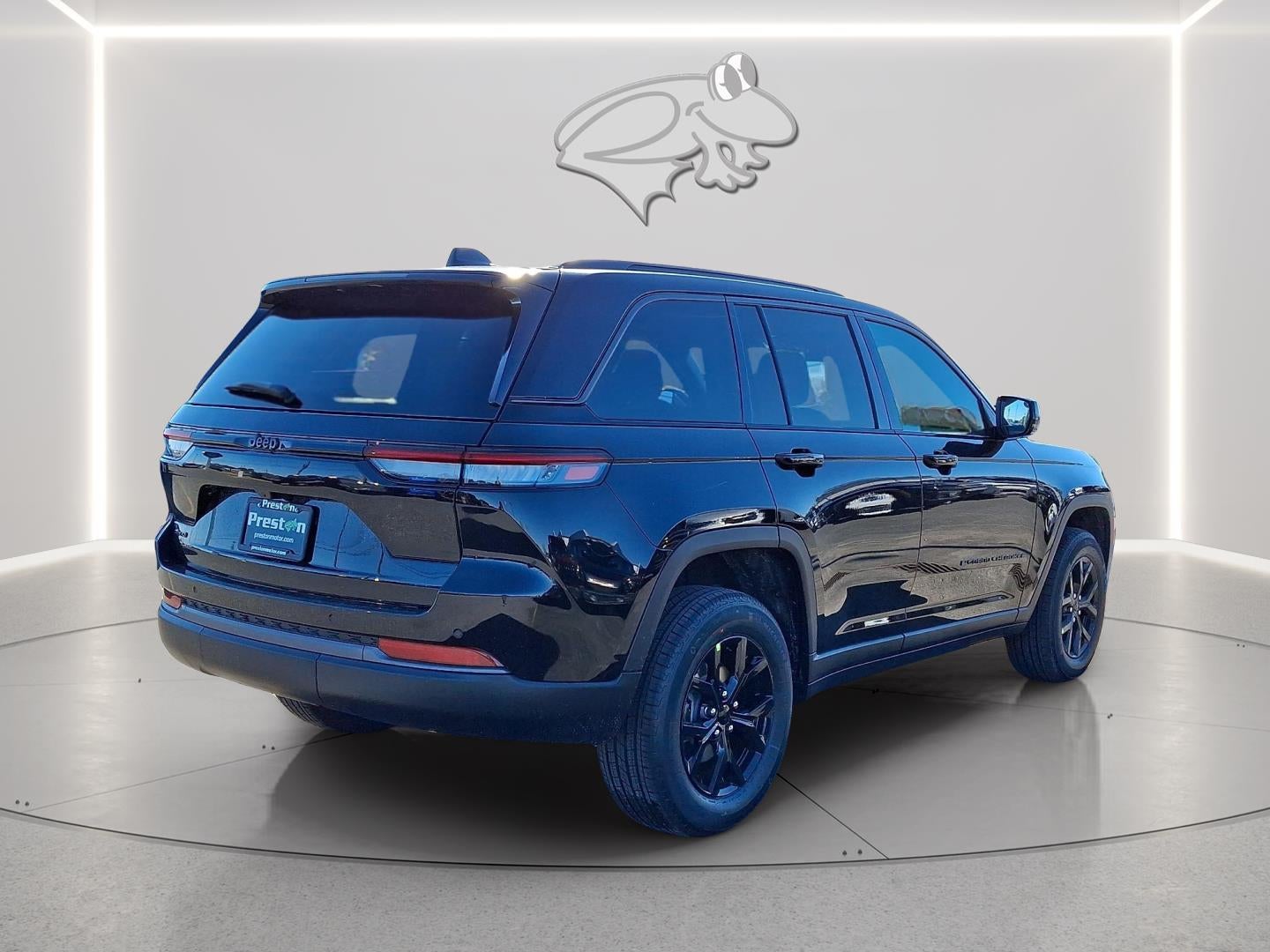 2026 Jeep Grand Cherokee Laredo Altitude