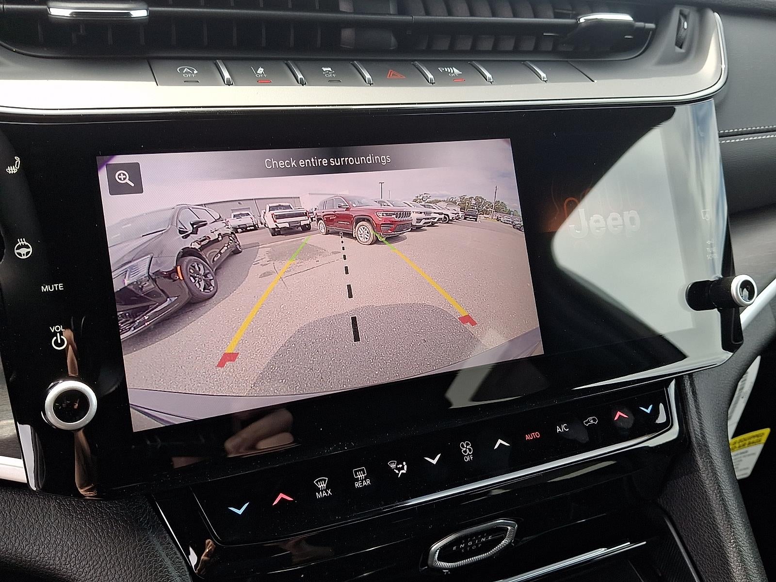 2026 Jeep Grand Cherokee Laredo Altitude