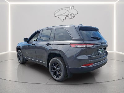 2026 Jeep Grand Cherokee Laredo Altitude