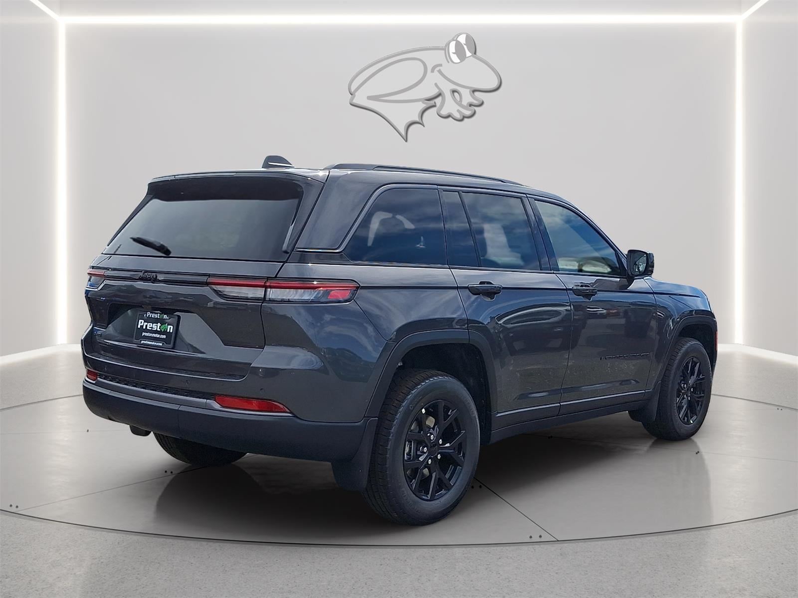 2026 Jeep Grand Cherokee Laredo Altitude