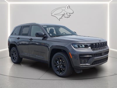 2026 Jeep Grand Cherokee Laredo Altitude
