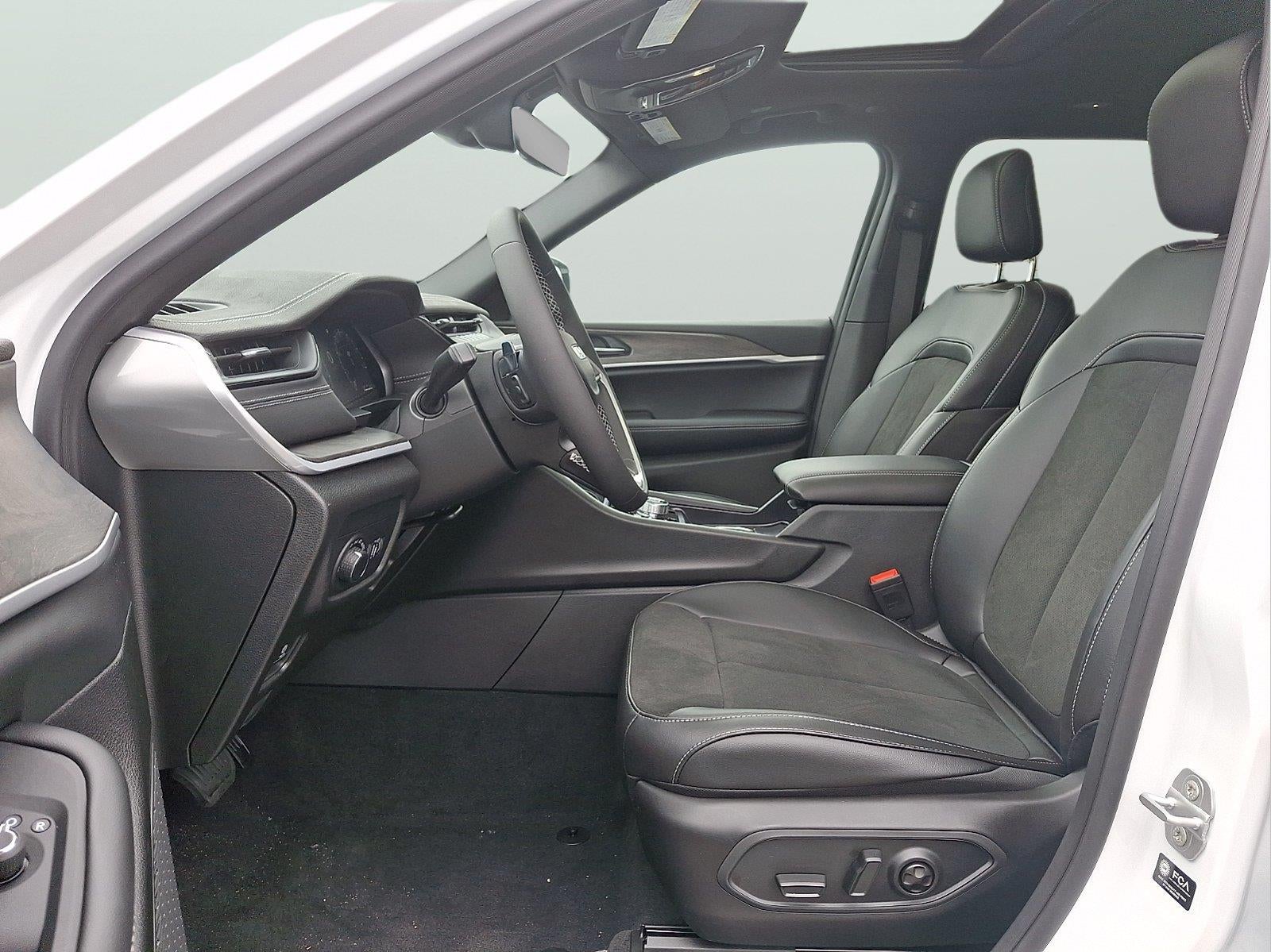 2027 Jeep Grand Cherokee L Laredo Altitude