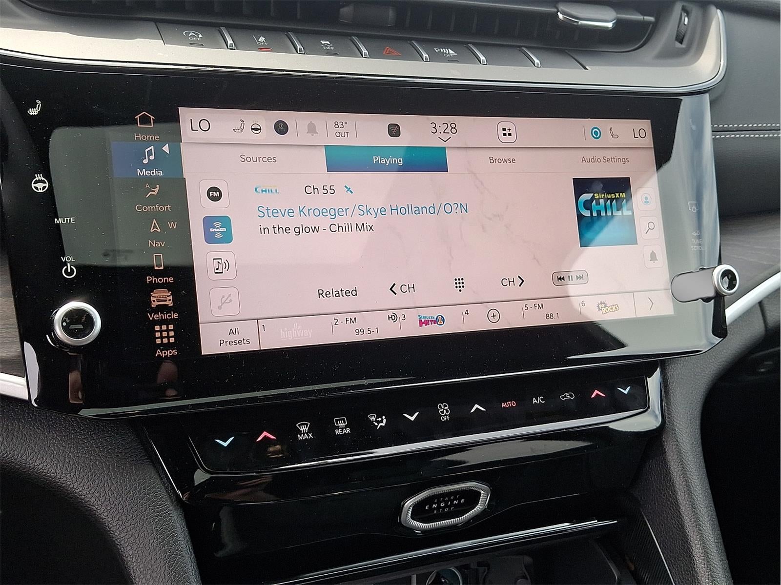 2026 Jeep Grand Cherokee L Laredo Altitude