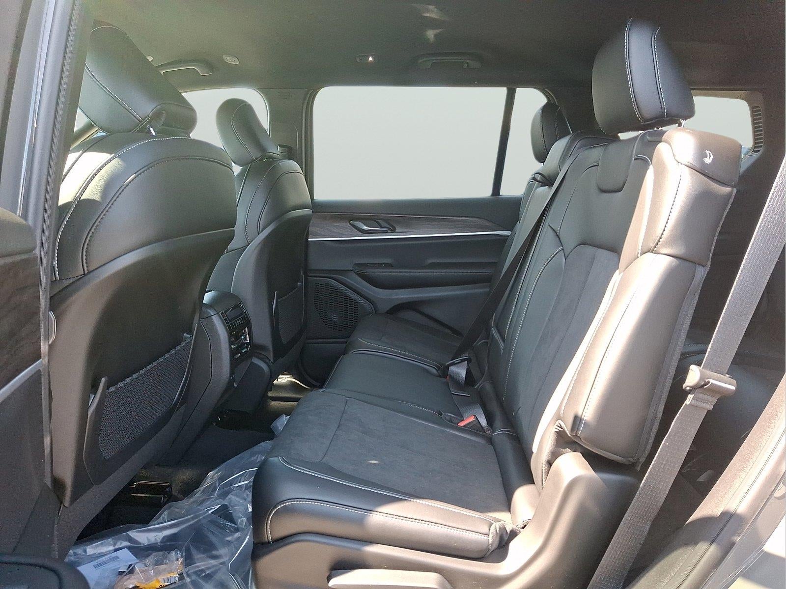 2027 Jeep Grand Cherokee L Laredo Altitude