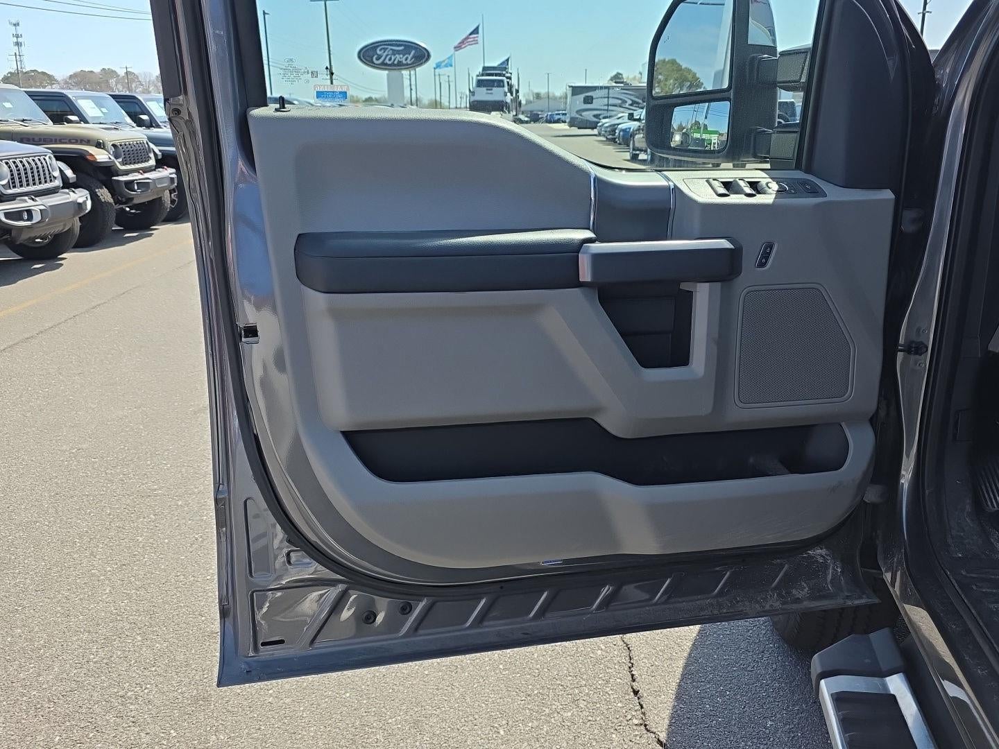 2022 Ford Super Duty F-350 XLT