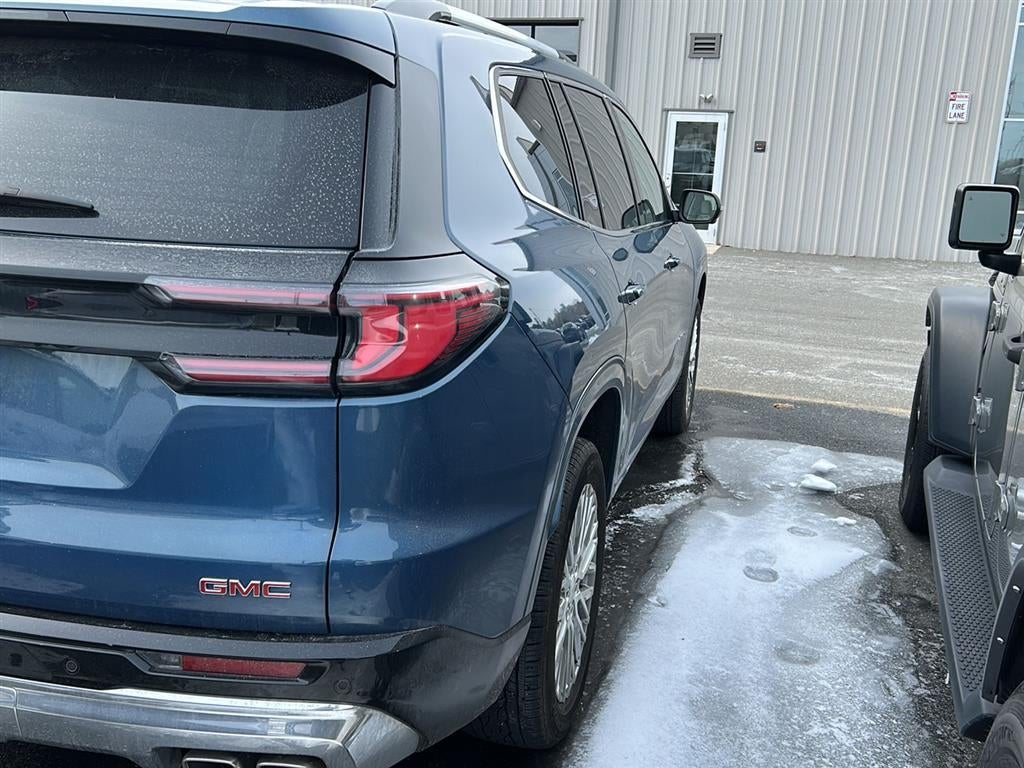 2024 GMC ACADIA AT4