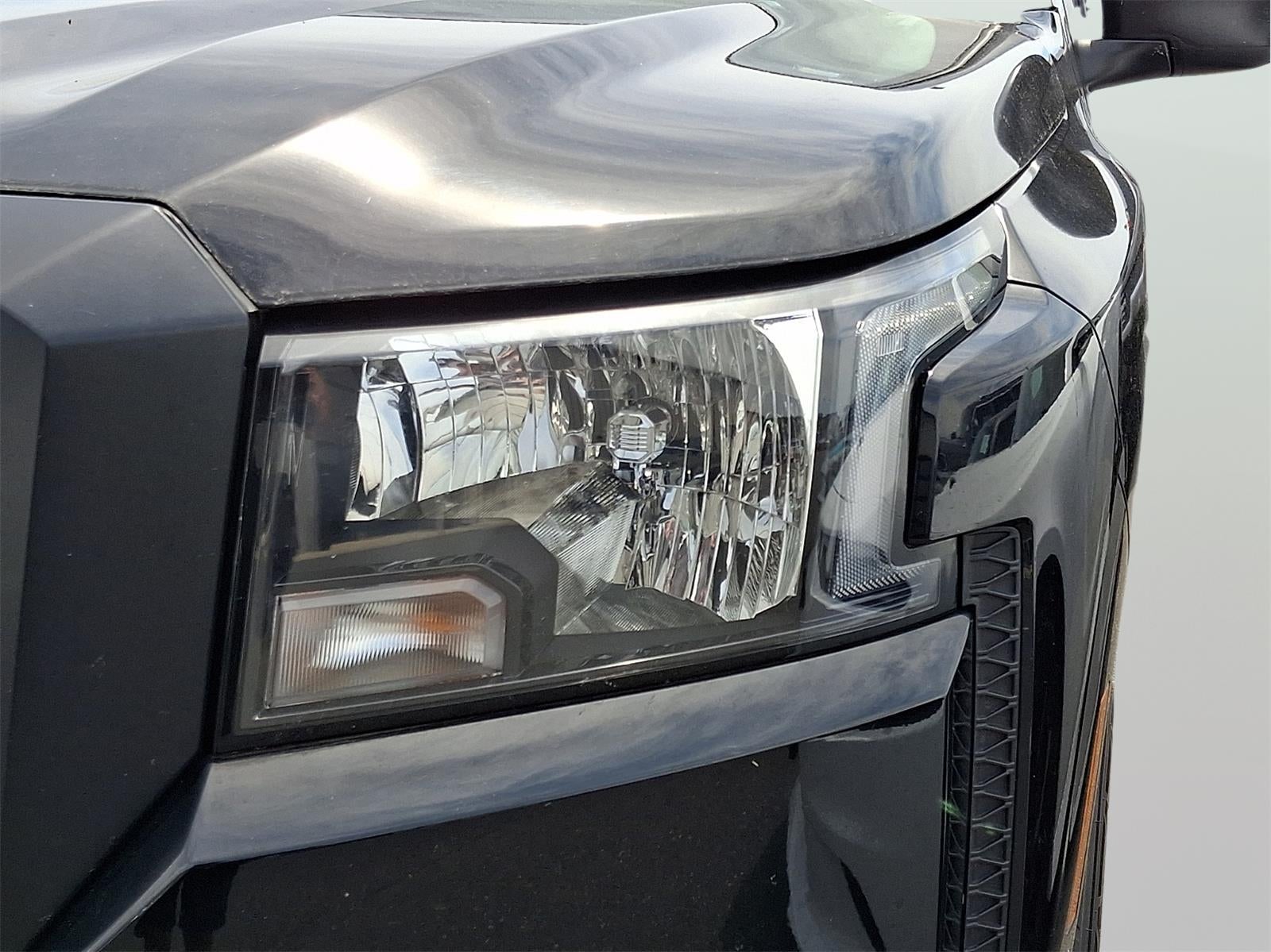 2022 Nissan Frontier S
