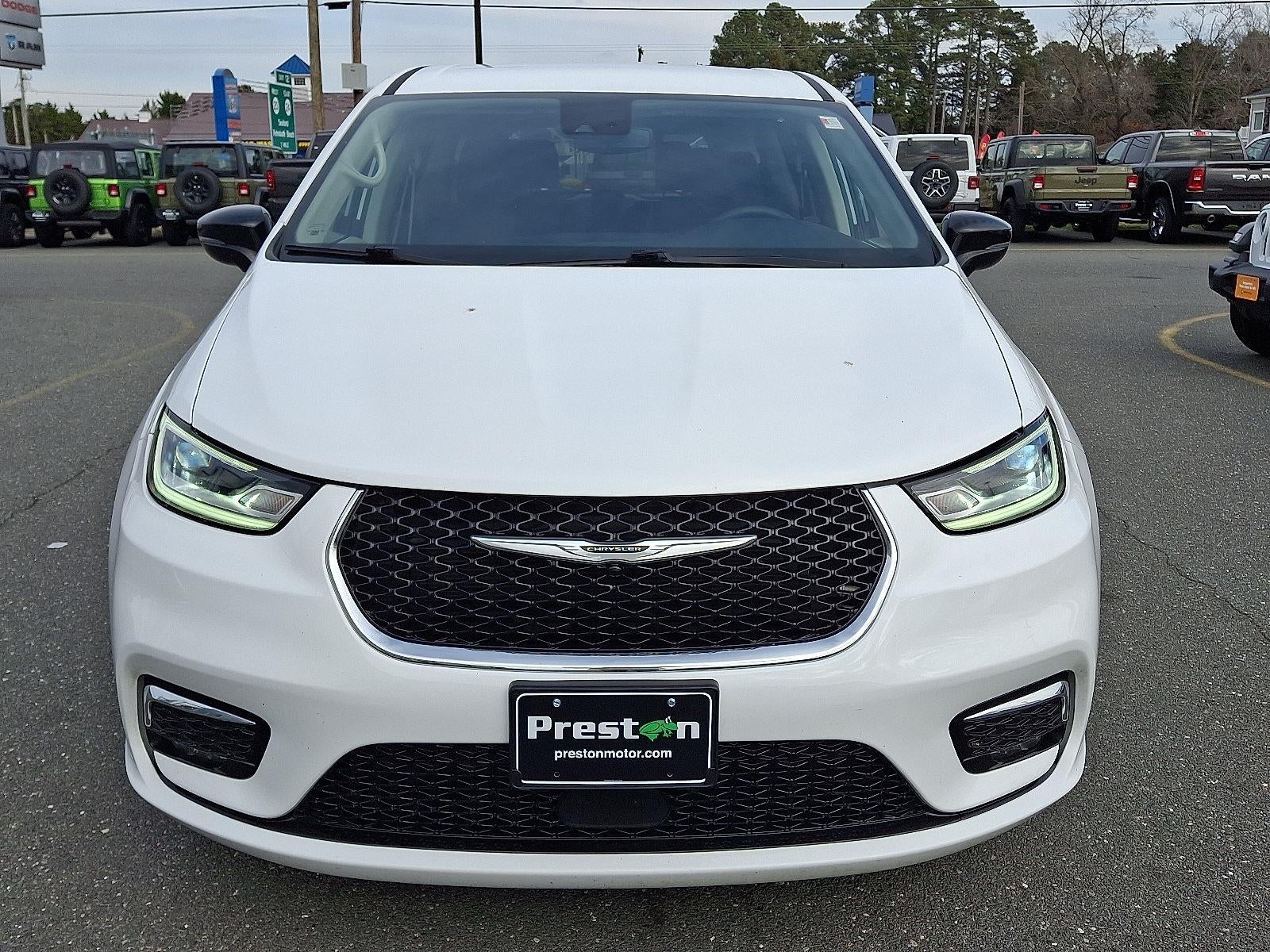 2024 Chrysler Pacifica Touring L