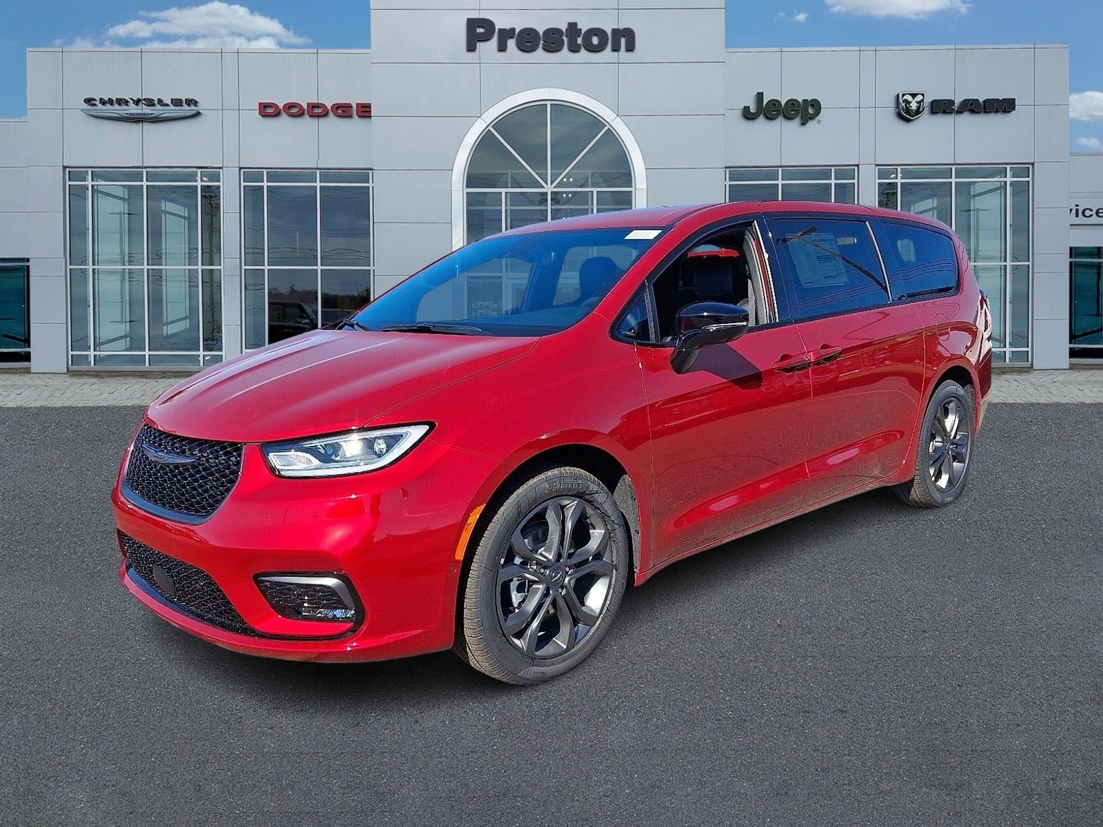 2026 Chrysler Pacifica Select