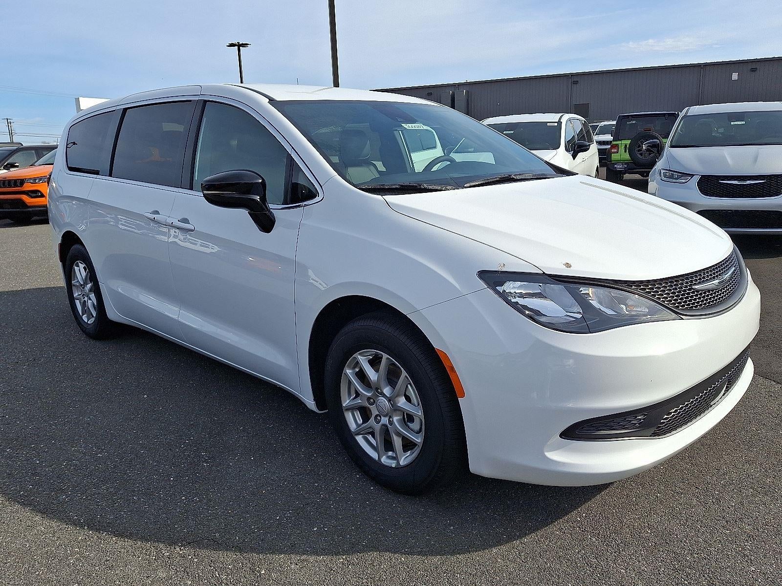 2026 Chrysler Voyager LX