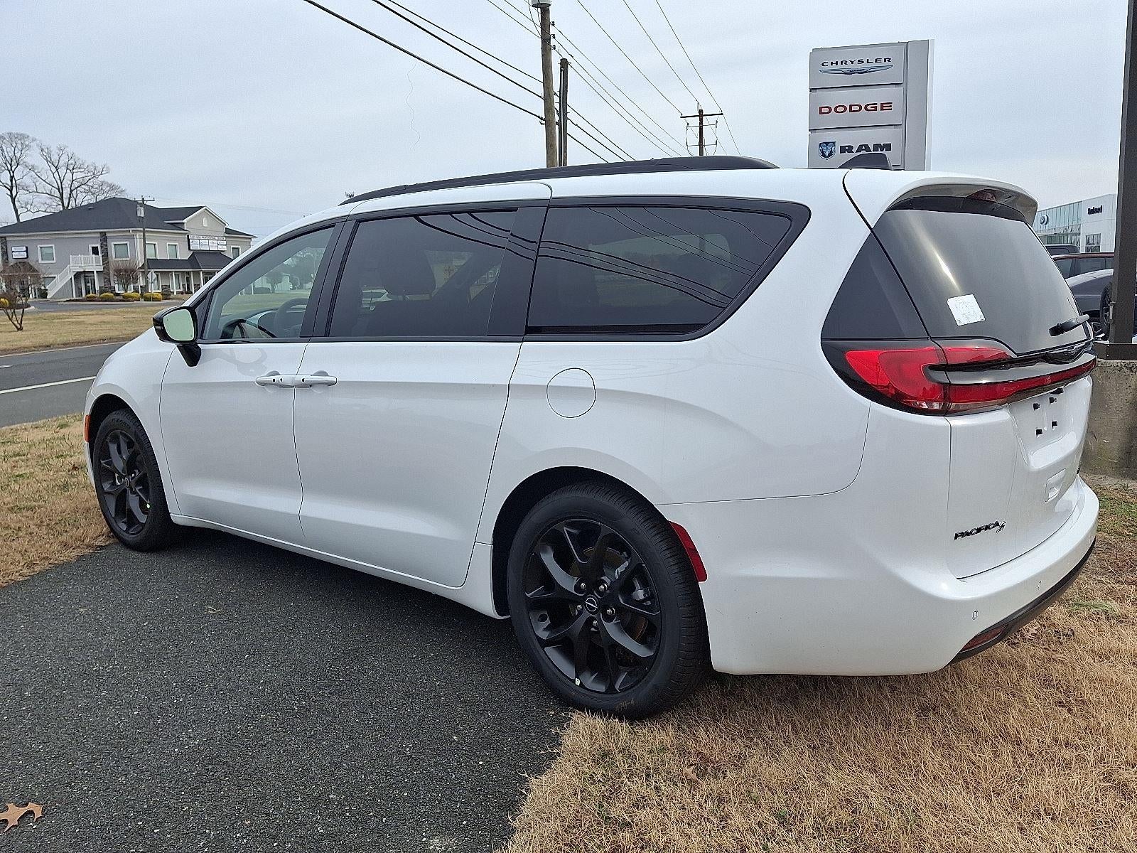 2026 Chrysler Pacifica Limited