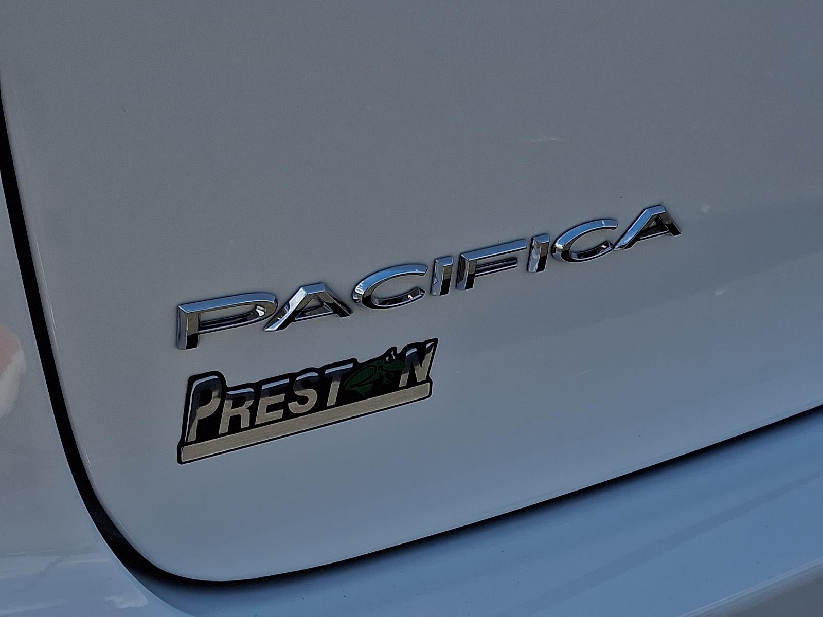 2026 Chrysler Pacifica Select