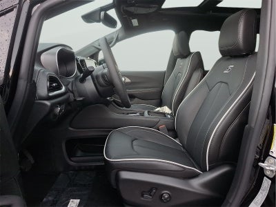 2027 Chrysler Pacifica Limited