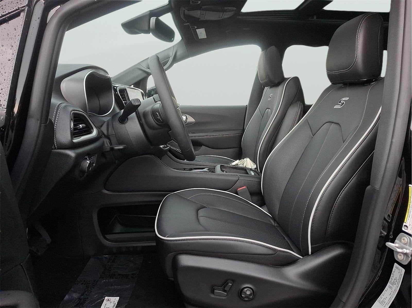 2027 Chrysler Pacifica Limited