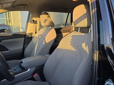 2022 Toyota Highlander Hybrid LE