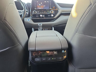 2022 Toyota Highlander Hybrid LE