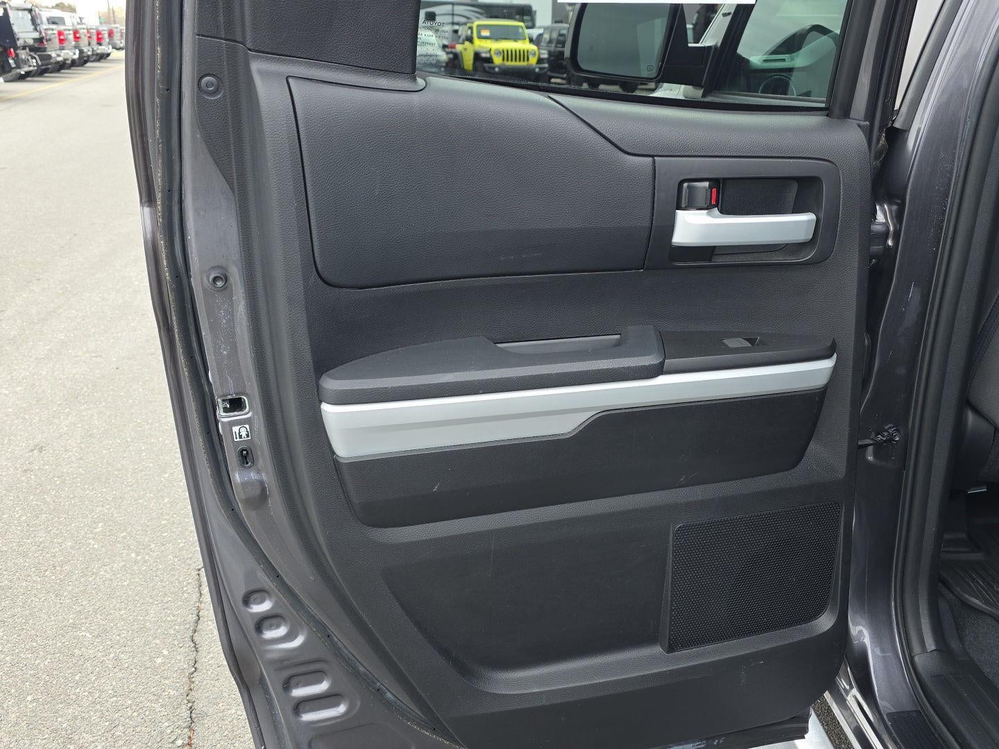 2018 Toyota Tundra SR5