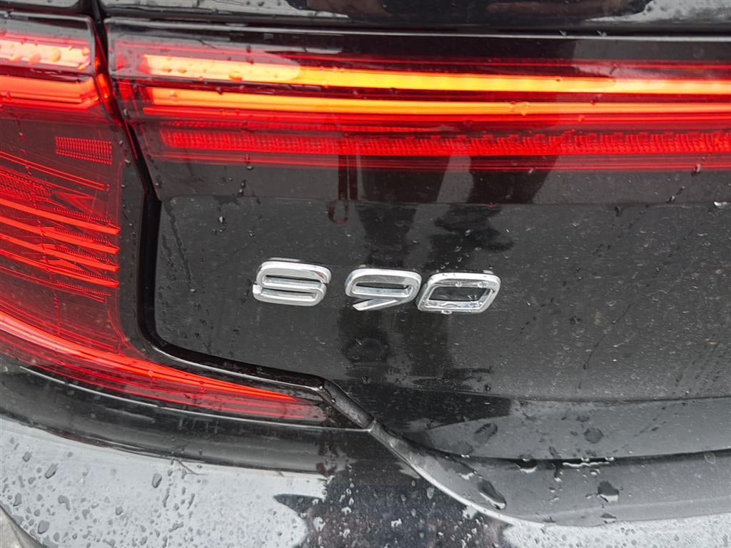 2022 Volvo S90 Inscription B6