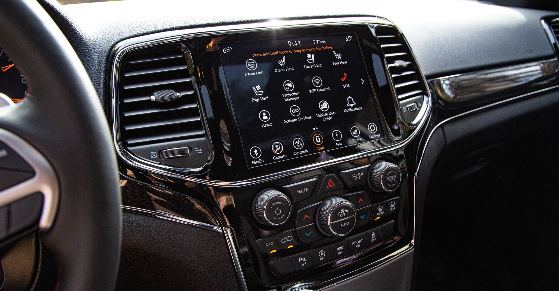 2022 Jeep Grand Cherokee Interior
